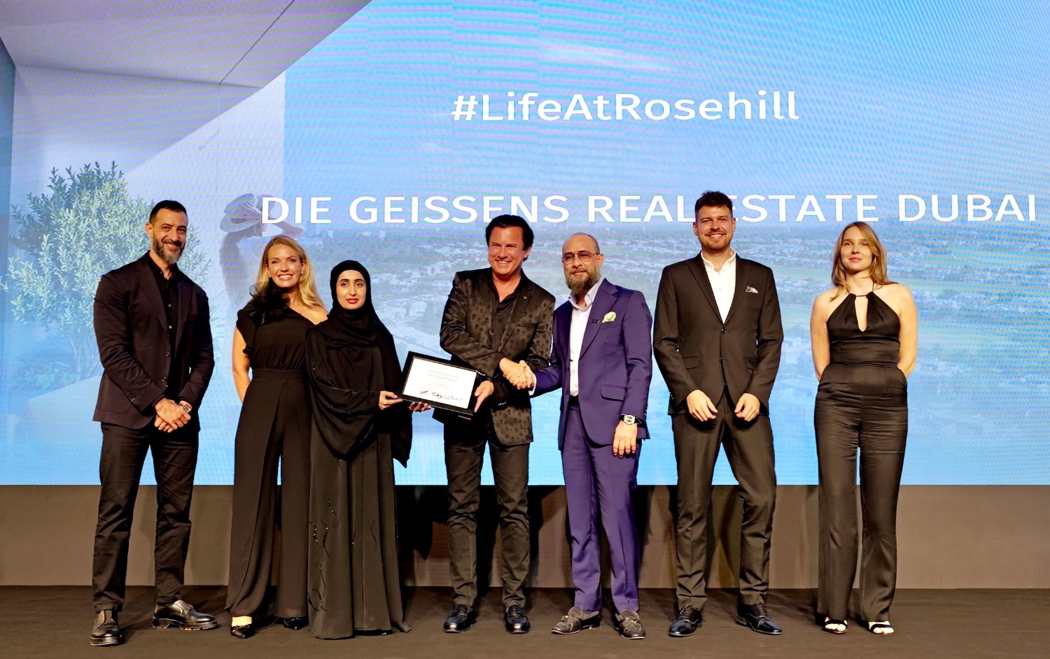 Social Media Award für Die Geissens Real Estate in Dubai | Die Geissens Real Estate | Luxus Immobilien mit Carmen und Robert Geiss – Die Geissens in Dubai