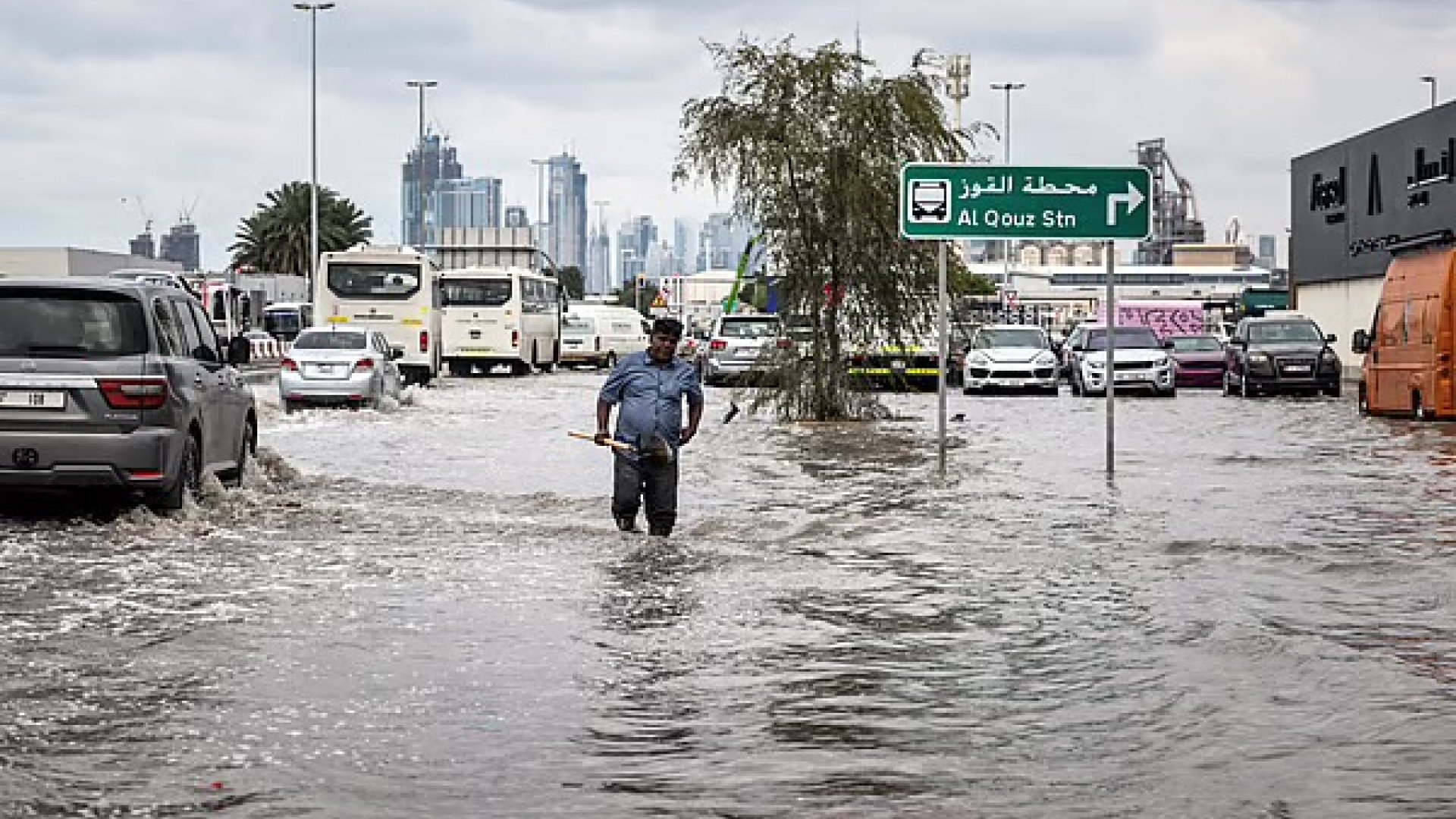 Dubai: 39.000 Anrufe in zwei Tagen – Polizei im Unwetter-Einsatz | Die Geissens Real Estate | Luxus Immobilien mit Carmen und Robert Geiss – Die Geissens in Dubai