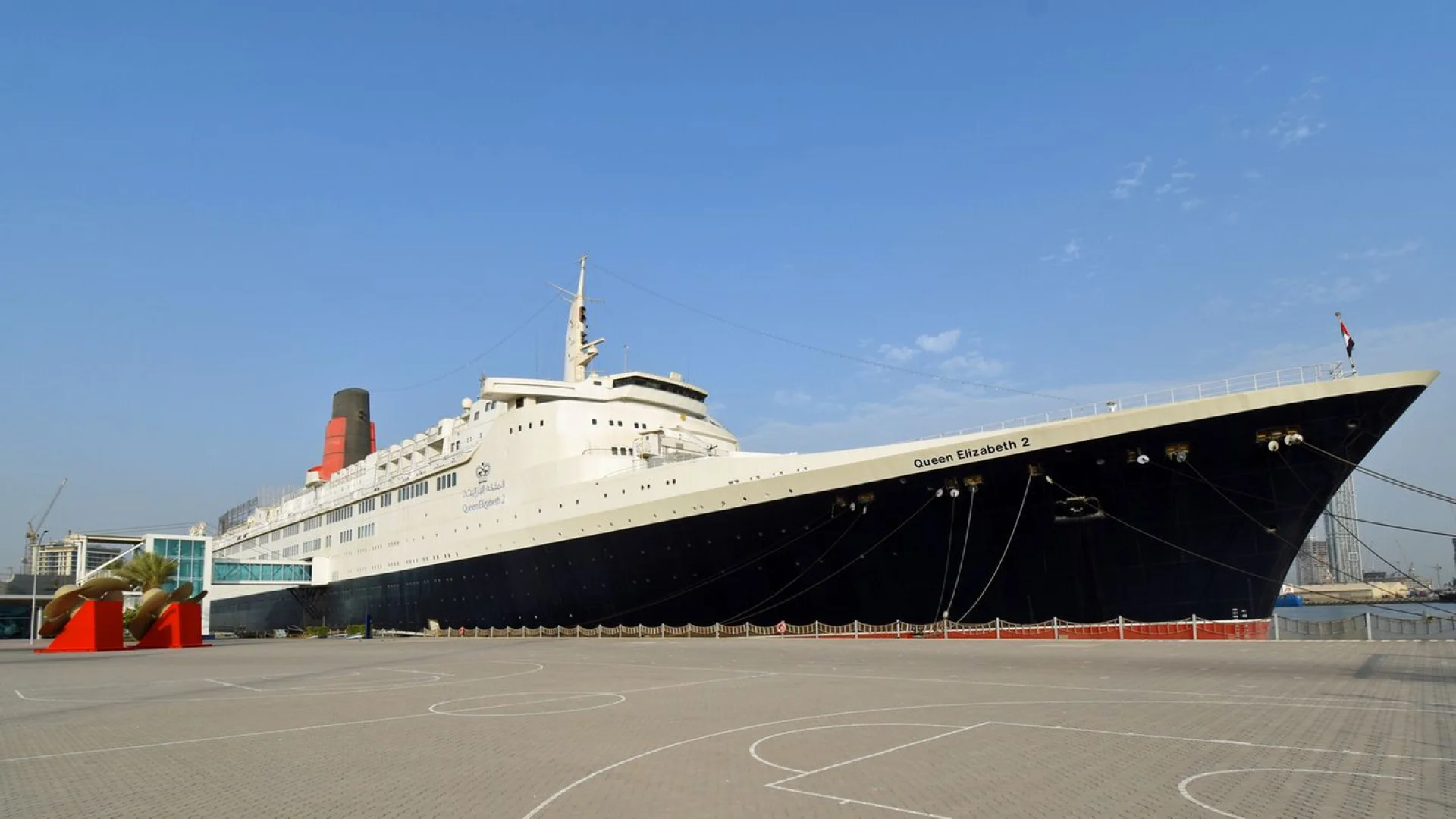 Queen Elizabeth 2 in Dubai: Vom Luxusliner zum Hotelschiff | Die Geissens Real Estate | Luxus Immobilien mit Carmen und Robert Geiss – Die Geissens in Dubai